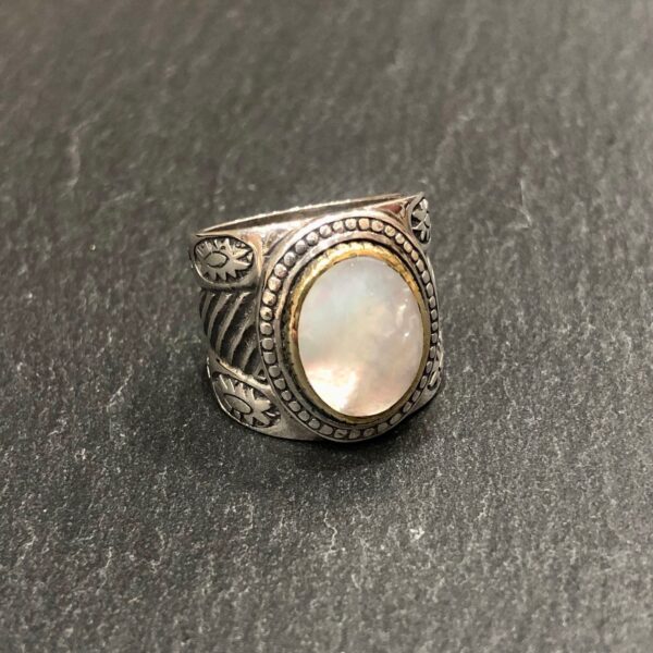 Bague J824 Nacre