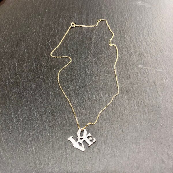 Collier LOVE argenté