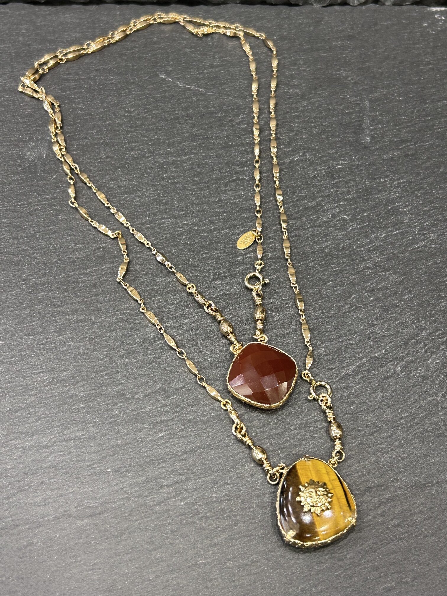 COLLIER SCAPULAIRE OEIL DU TIGRE : CORNALINE - ASTREE